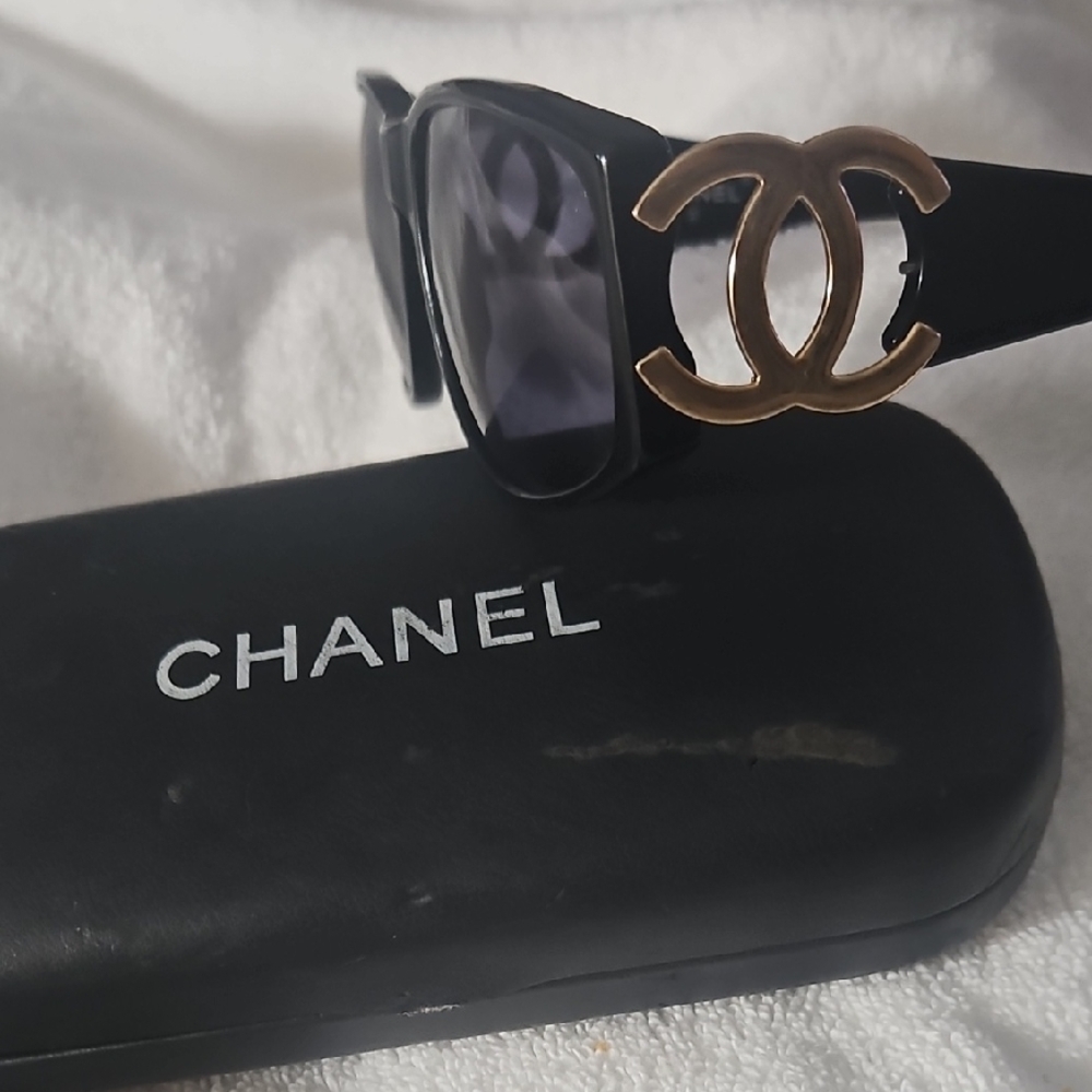 🩷❣️CHANEL Elegant Black Sunglasses - Preowned in great Condition🧡❣️ - Picture 2 of 11